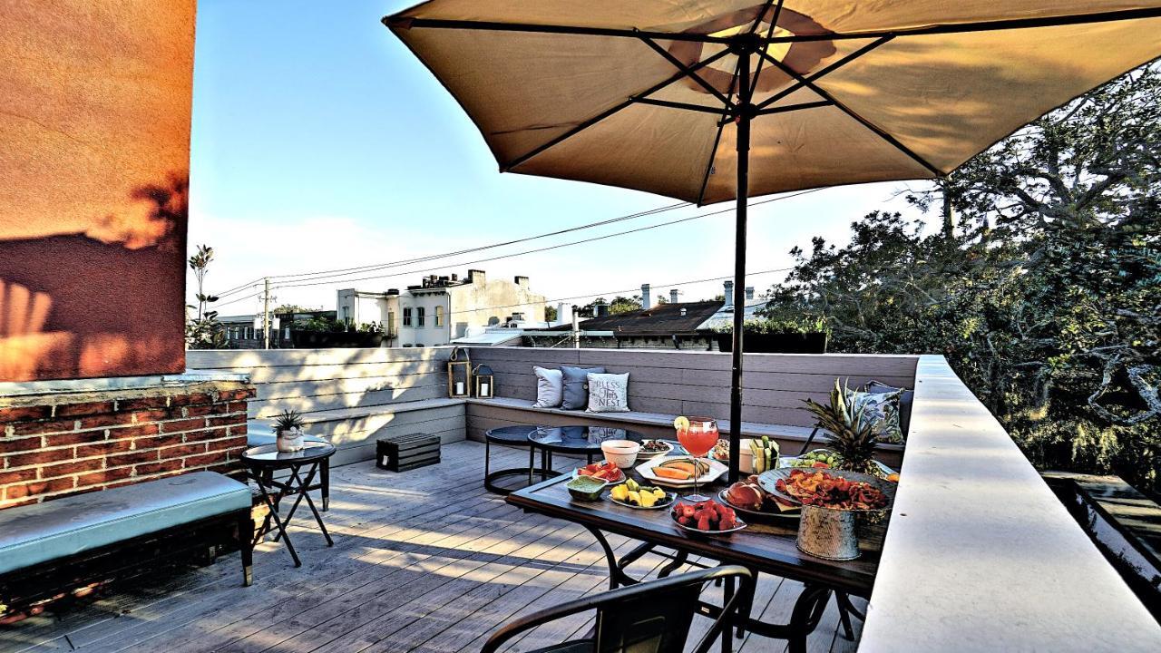 Sprawling Penthouse With Rooftop Deck Blocks From The River Savannah Kültér fotó